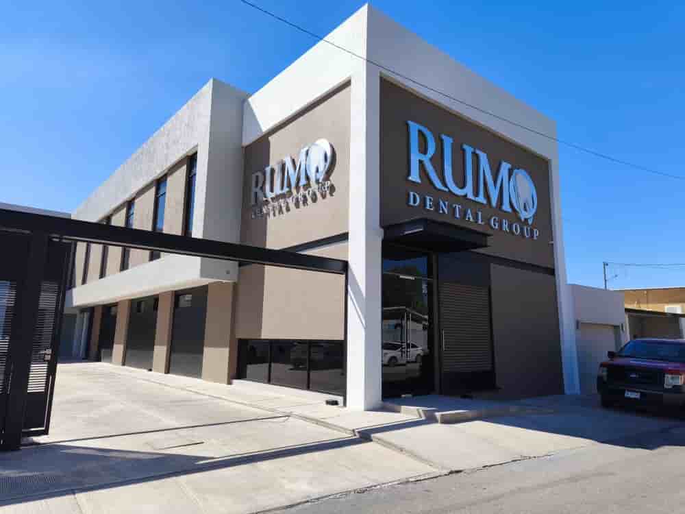 RUMO Dental Group en Los Algodones, Mexico Reseñas de pacientes reales Slider image 4