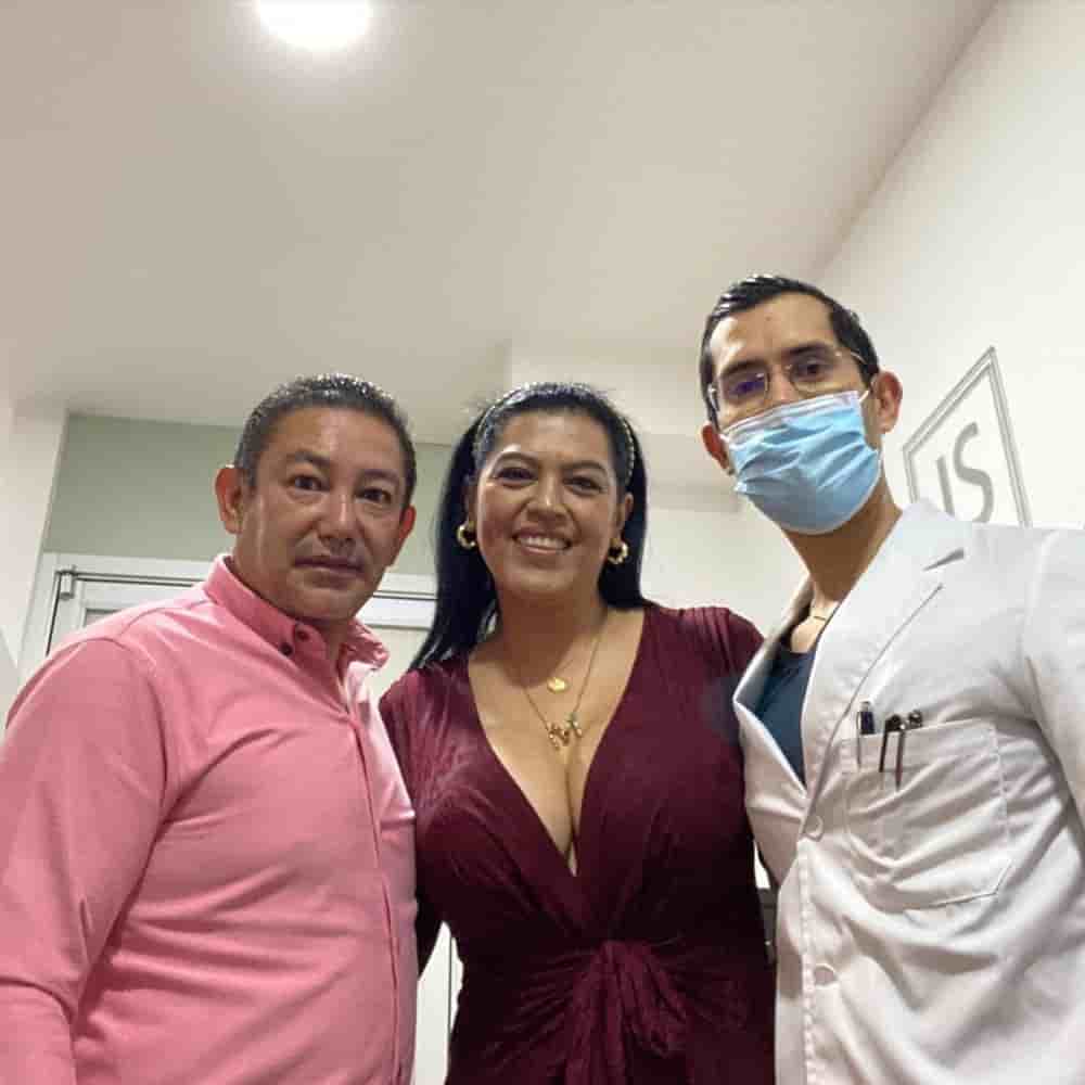 Dr. Jorge Sandoval - Plastic Surgeon in Mexico City en Mexico City, Mexico Reseñas de pacientes reales Slider image 1
