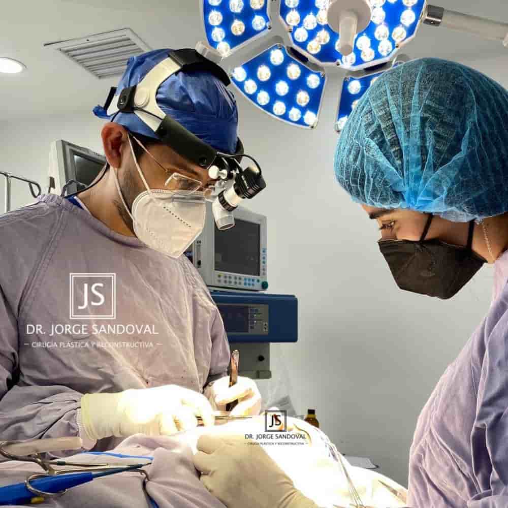 Dr. Jorge Sandoval - Plastic Surgeon in Mexico City en Mexico City, Mexico Reseñas de pacientes reales Slider image 7