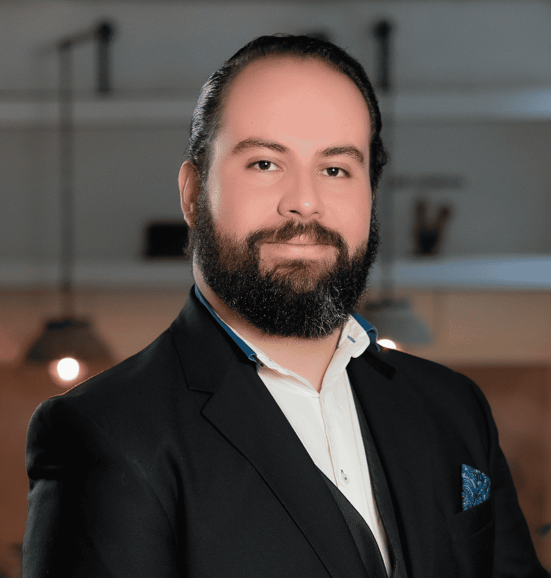 Dr. Adrián García de Alba