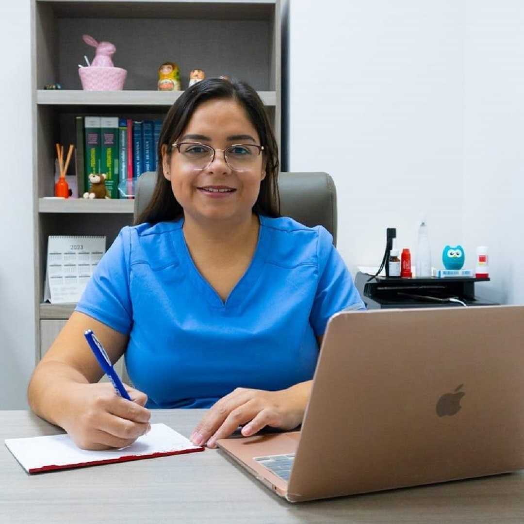 Dra. Fatima de la Garza - Urologist