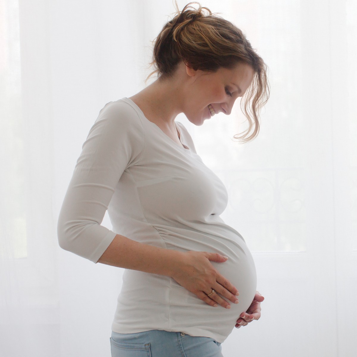 Comparación de los costos de FIV en Bangkok con los de Australia: Análisis de los costos de fertilidad en 2025